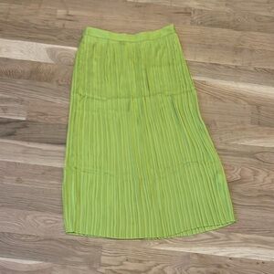 Amour Vert Blaze Pleated Skirt